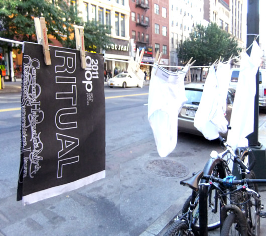 ニューヨークの街角アートの祭典、Art in Odd Places 2011: RITUAL_b0007805_23323581.jpg