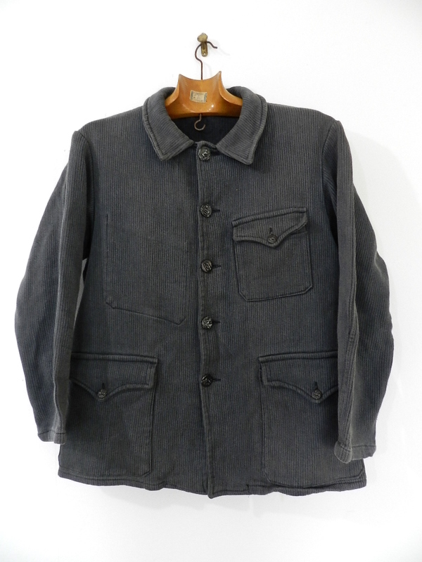 french hunting jacket with animal buttons_f0226051_1249070.jpg