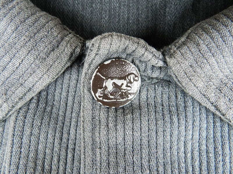 french hunting jacket with animal buttons_f0226051_1252871.jpg