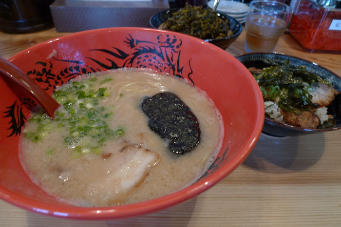 らー麺　ずんどう屋　＠　西神戸店_e0024756_14525254.jpg