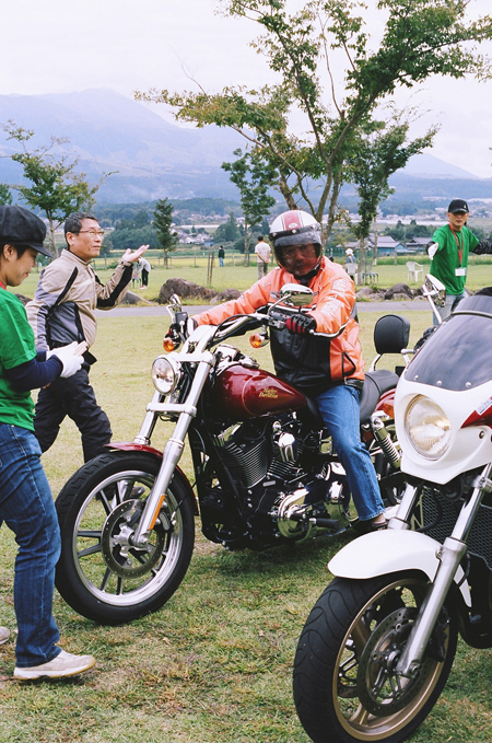 思い思いのイカシタヘルメット達も。_b0196590_17564147.jpg