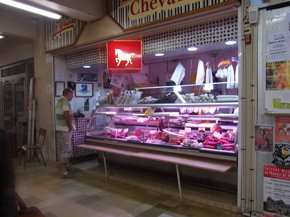 カンペールの市場、地方の市場の醍醐味(記:藤本紀久子)_a0195310_15145083.jpg
