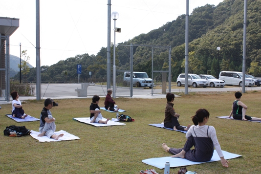 「里山で楽しく外ヨガ体験」開催しました！_a0166183_1162873.jpg