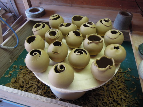 小花器の削り作業。_d0195183_21253366.jpg