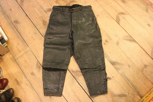1930\'s レザーモーターサイクルパンツ!_d0121303_17304939.jpg