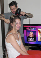 ニューヨークに登場した移動式ヘア・サロン　Hair Room ServiceのBeauty Bus_b0007805_2222693.jpg
