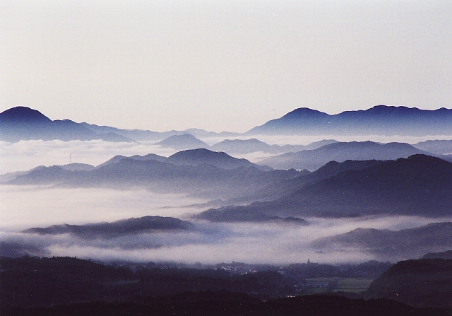 霧の蒜山高原 鬼女台からの眺望 グル的日乗