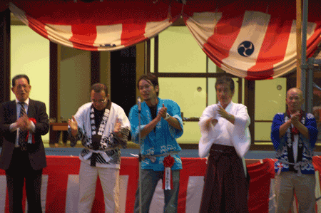 e0203037_23595443.gif