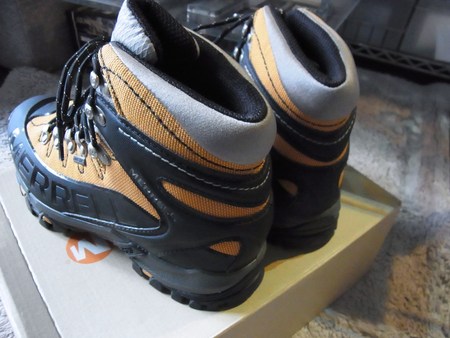 MERRELL Outbound Mid GORE-TEX TOPAZ : へるしーらいふ。