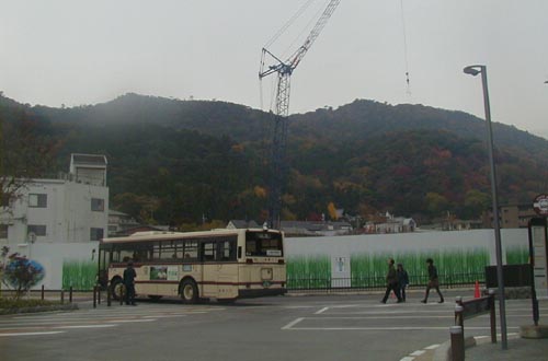 ●嵐山駅前の変化、その149(広場、ホテル)_d0053294_23264986.jpg