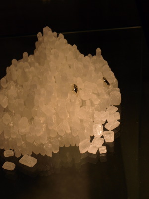 DAN TOMIMATSU RECRYSTAL EXHIBITION SUSgallery window project-_e0122680_1950239.jpg