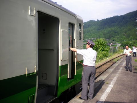 真夏の列島横断旅4 (只見線〔後半〕)_b0005281_21254410.jpg