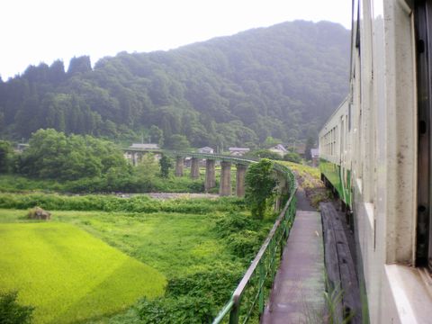 真夏の列島横断旅4 (只見線〔後半〕)_b0005281_21291372.jpg