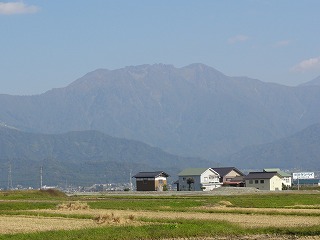 八海山が色づきました_a0084753_13532832.jpg