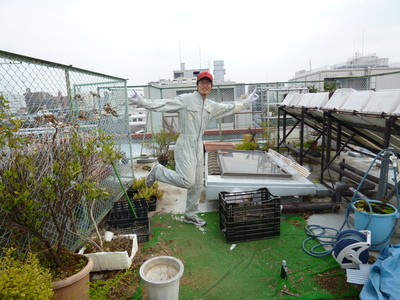 幸町ワークキャンプ!?屋上の片づけをしています☆_a0080406_1122930.jpg
