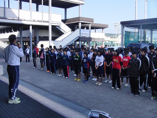 今年も晴天の下で行なわれた富士市スポーツ祭ハンドボール大会_f0141310_7493253.jpg