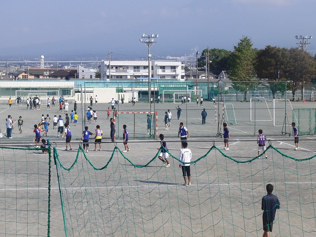 今年も晴天の下で行なわれた富士市スポーツ祭ハンドボール大会_f0141310_750253.jpg