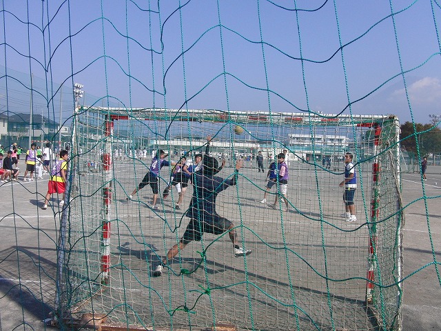 今年も晴天の下で行なわれた富士市スポーツ祭ハンドボール大会_f0141310_7502696.jpg