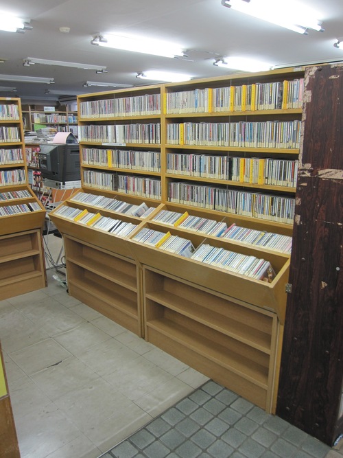 図書館のＣＤ収納棚の修繕工事_d0053492_19234511.jpg