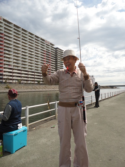 うぐいす釣りバカ日誌3 昼の部 の巻_e0164724_144110100.jpg