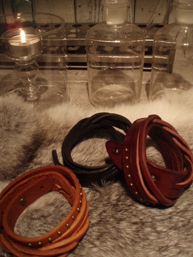 Leather Bracelet_c0214272_21474416.jpg