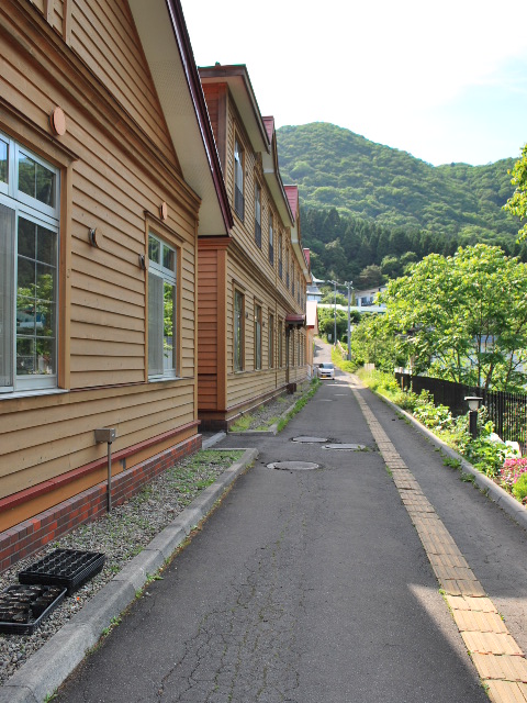 旧函館市立谷地頭小学校模造品(函館レプリカ建築コレクション、その2)_f0142606_6393874.jpg