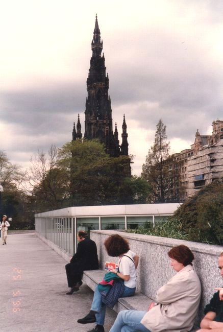 Danny MacAskill - \"Way Back Home\" _d0148729_23355882.jpg