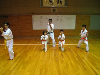 土曜は空手 工藤支部長登場!_c0118332_22335949.jpg