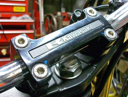 ZRX1200R ビキニカウルのフレームマウント化！ : バイクパーツ