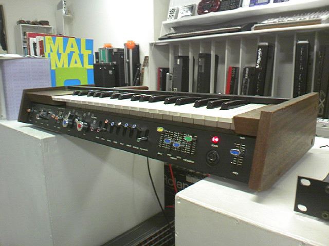 miniKORG 700FSが発表されました_a0060052_106475.jpg