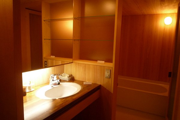 暮らしを楽しむ場 『あいばこ』 訪問・その1_d0030373_2125403.jpg