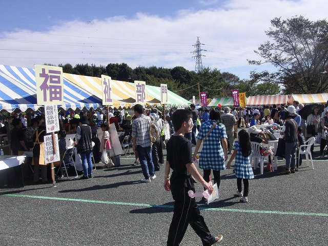 暑い中、多くの交流があった「第31回　市民福祉まつり」_f0141310_7232430.jpg