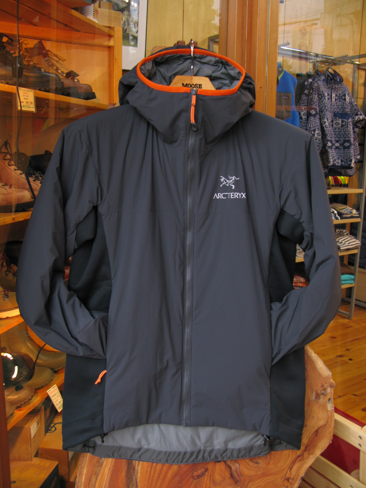 ARC'TERYX ATOM LT HOODY 2010-2011モデルサイズS