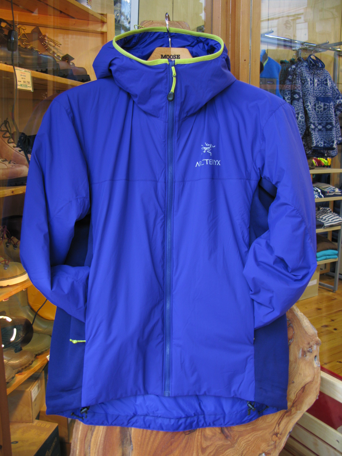 ARC'TERYX ATOM LT HOODY : OUTDOOR SHOP MOOSE ブログ ARC'TERYX ATOM LT HOODY : OUTDOOR SHOP MOOSE ブログ
