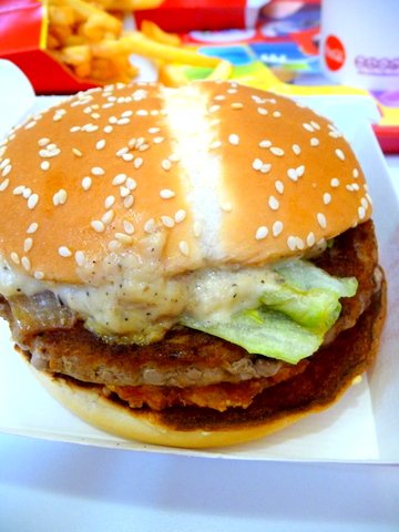 Politically Incorrect Burger @ McDonald\'s _c0201334_8465646.jpg