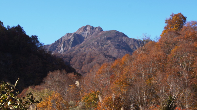 信州の紅葉　小谷村鎌池の紅葉_f0233414_22234967.jpg