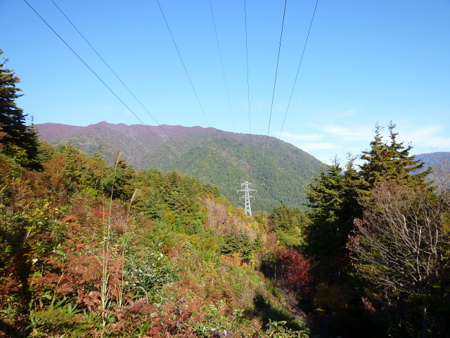 観音山から素晴らしい紅葉の平湯温泉を通り十二ｹ岳に登る　　ＮＯ２_d0170615_11121029.jpg