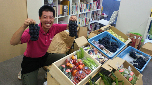 ◆移動型店舗「山梨屋」は旅行コーディネータがやっている!_b0008655_1324396.jpg