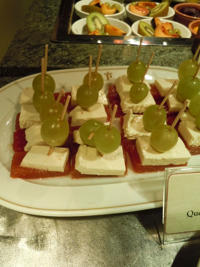 パラドールの朝食_c0213220_6304836.jpg