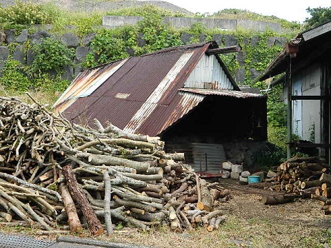 炭焼き小屋 ２０１１ １０ ２１ Beyonyoの旅日記