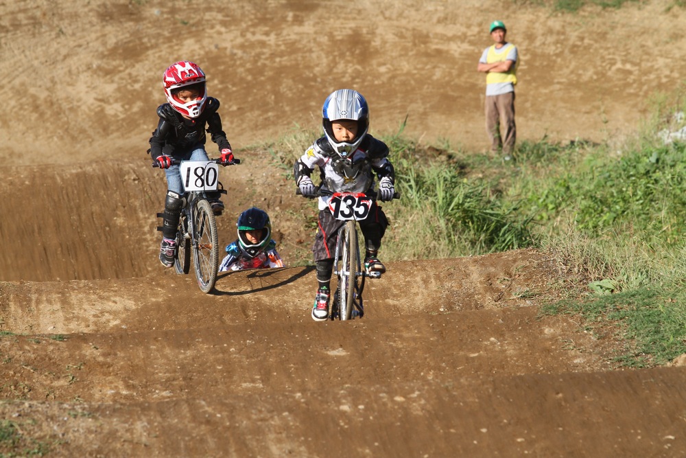 2011 JOSF 10月 緑山定期戦 vol.05 各決勝モト ダイジェスト その1_b0136231_22441227.jpg