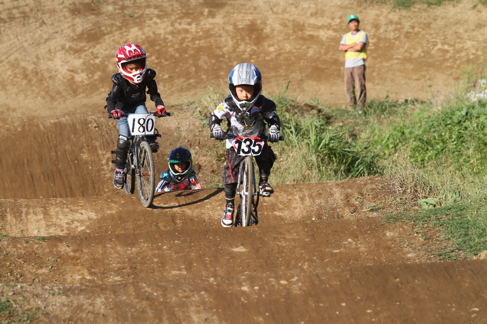 2011 JOSF 10月 緑山定期戦　vol.05 各決勝モト ダイジェスト その1_b0136231_22441227.jpg