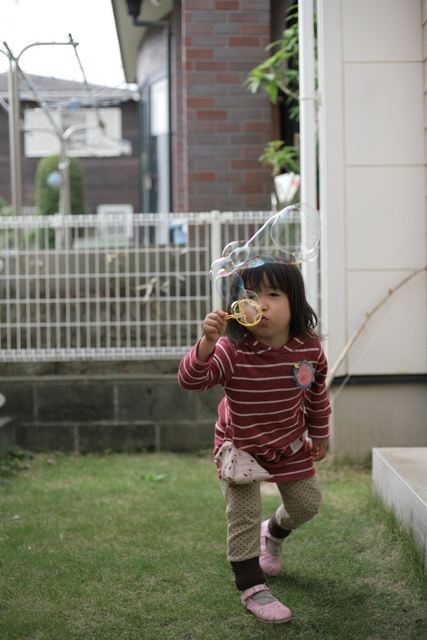 シャボン玉と自転車_e0042333_23222468.jpg