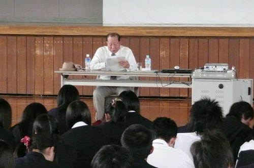 １０月２１日　　茨城県立佐竹高等学校修学旅行事前平和学習その一_d0249595_20205442.jpg