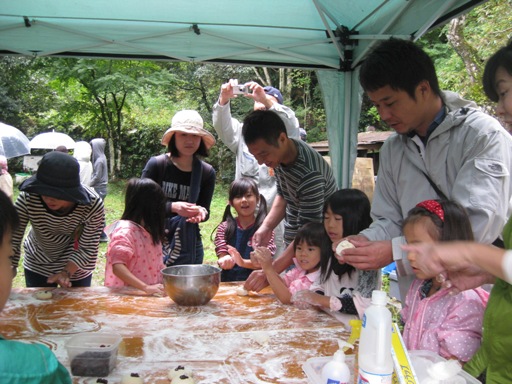 里山での自然体験学習をしました_a0213879_16235995.jpg