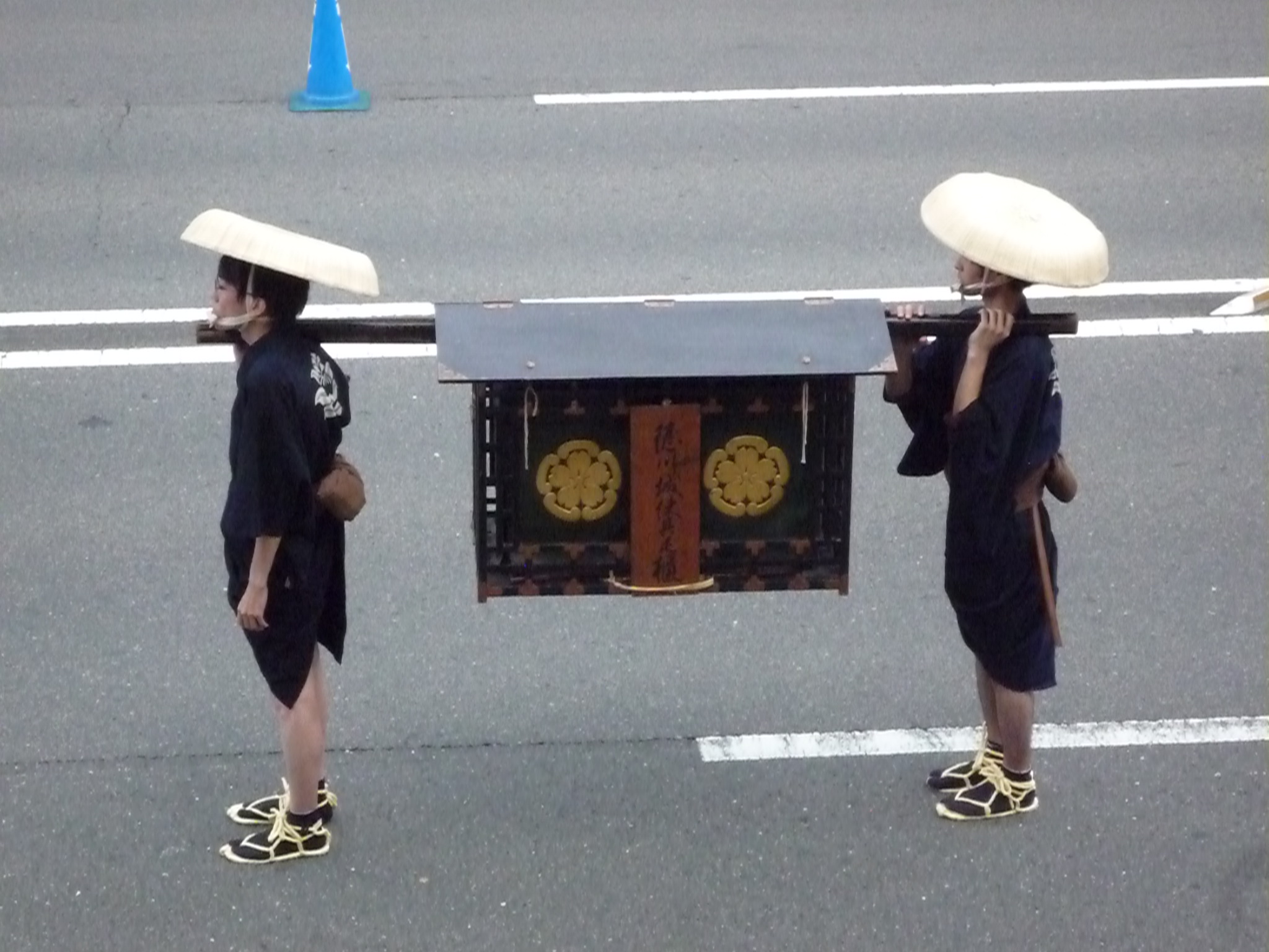 唐花模様の大島紬に花織の帯のお客様・時代祭_f0181251_1753042.jpg