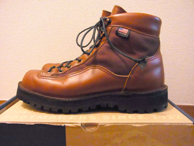 DANNER LIGHT II ソール交換完了_d0078842_0121681.jpg