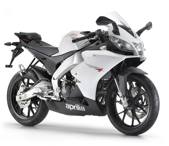 aprilia NEW RS4 125　ついにデビュー！！_d0099181_1924144.jpg