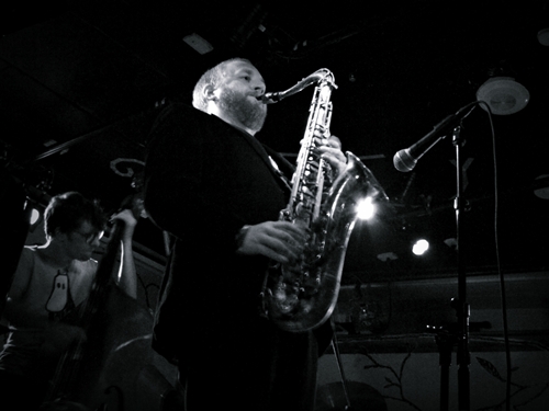 The Core featuring Jonas Kullhammar （ザ・コア フィーチャリング　ヨナス・クルハマー） - ライヴ写真_e0081206_1072749.jpg