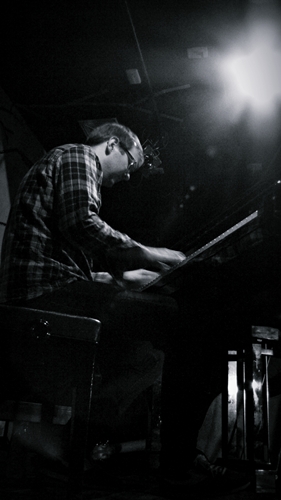 The Core featuring Jonas Kullhammar （ザ・コア フィーチャリング　ヨナス・クルハマー） - ライヴ写真_e0081206_1094433.jpg